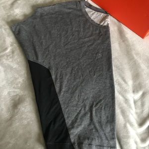 💜Nike black and gray short sleeve tee💜